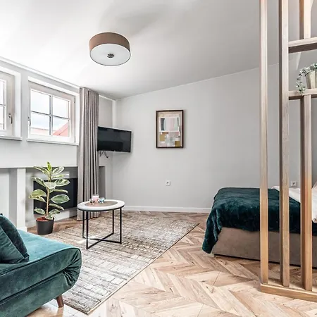 Modern Velvet Cathedral Square Studio *