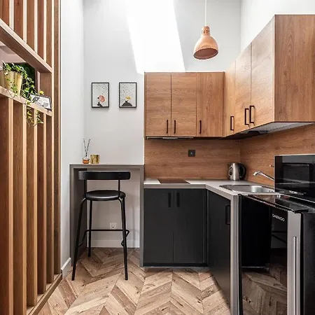 Apartment Modern Velvet Cathedral Square Studio *
