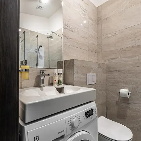 Modern Velvet Cathedral Square Studio *